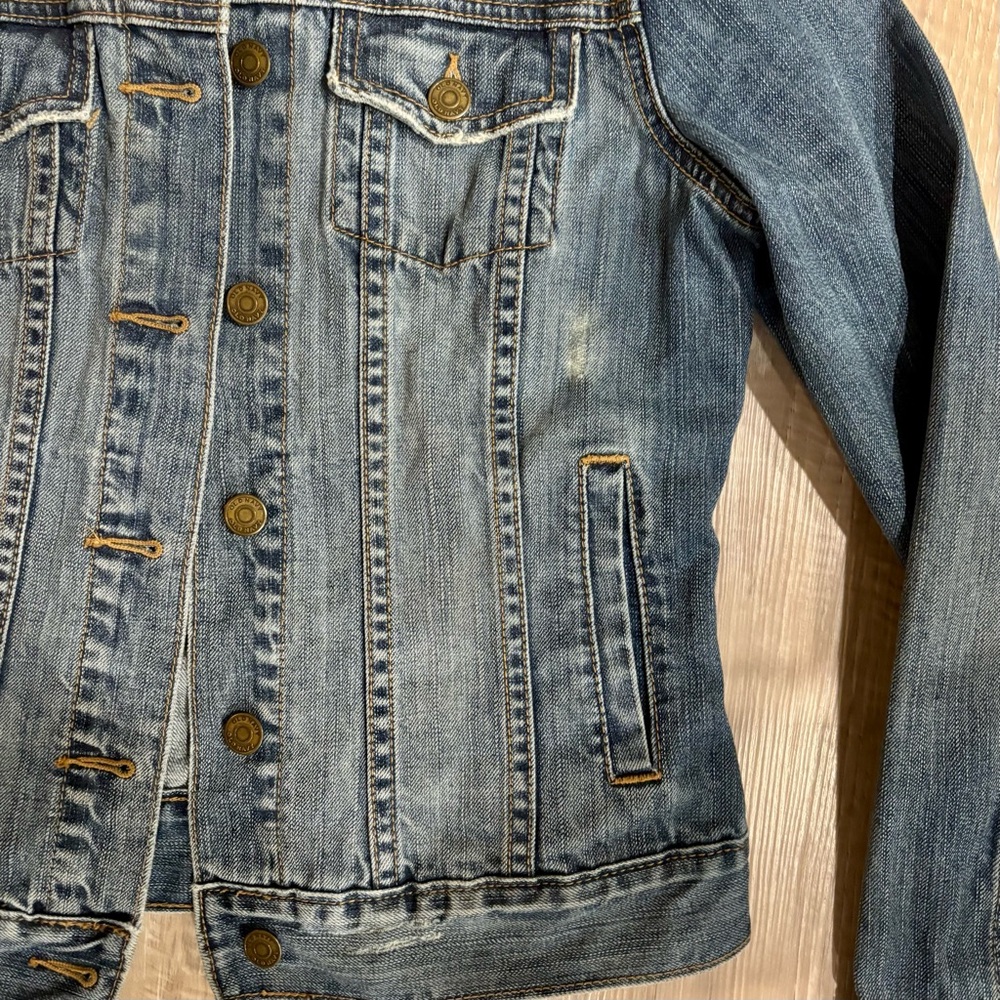 Old Navy Y2K Denim Trucker Jacket Women’s S Blue Button Front Classic Jean Coat - Picture 4 of 10